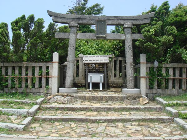 彌彦神社奥宮 御神廟 へ参拝 山頂まではロープウェーの利用がオススメ ノークラウド観光