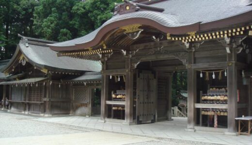 新潟県「彌彦神社」境内には国重要文化財「十柱神社」や見どころがたくさん！