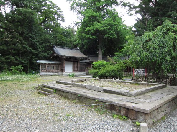 isasumi-shrine-2012-01