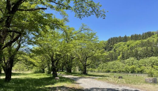 麒麟山公園で無料キャンプを楽しもう「木陰が心地よく川の景色も抜群」